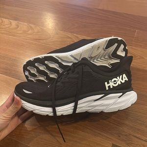 Hoka Clifton 8